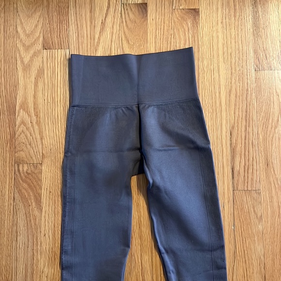 Brand new set active seamless leggings - Picture 2 of 5